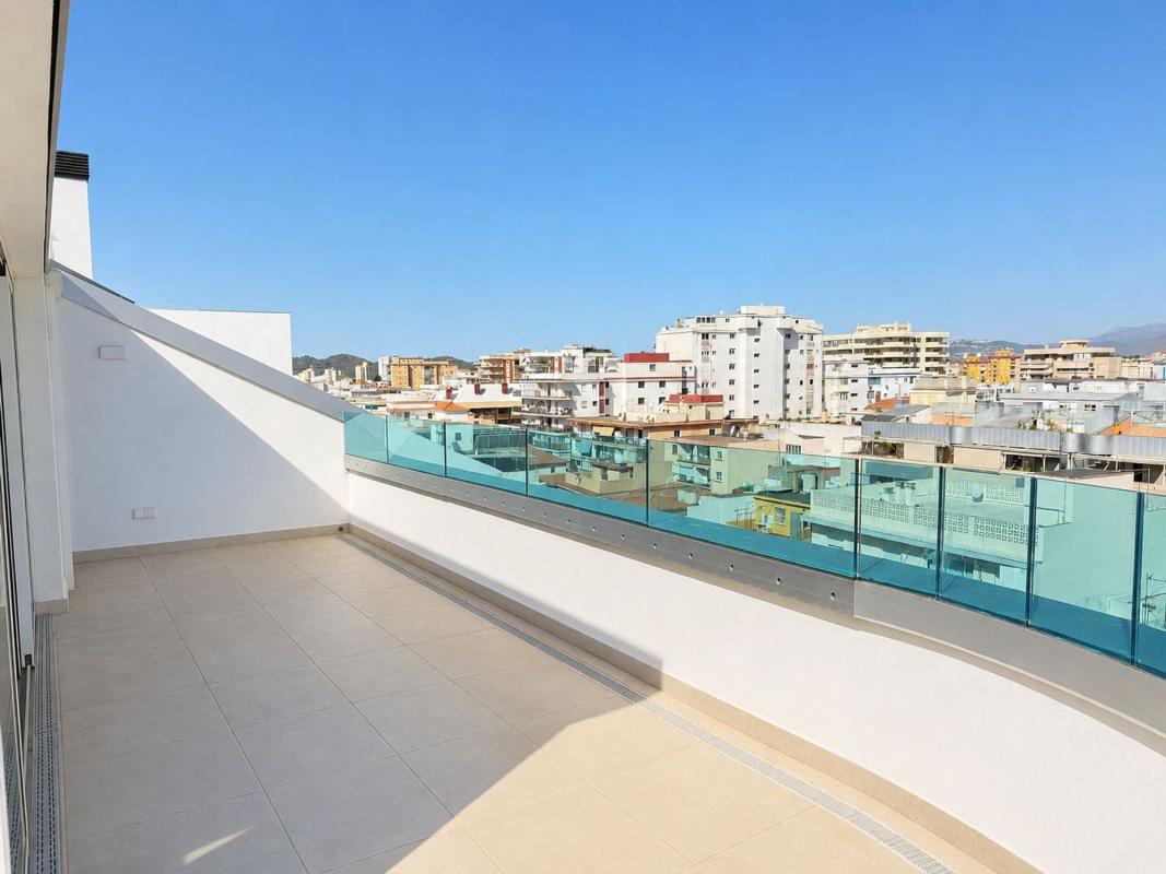 Penthouse sale in Ático en Calle Martínez Catena, Zona Puerto Deportivo, Fuengirola, Fuengirola photo 2