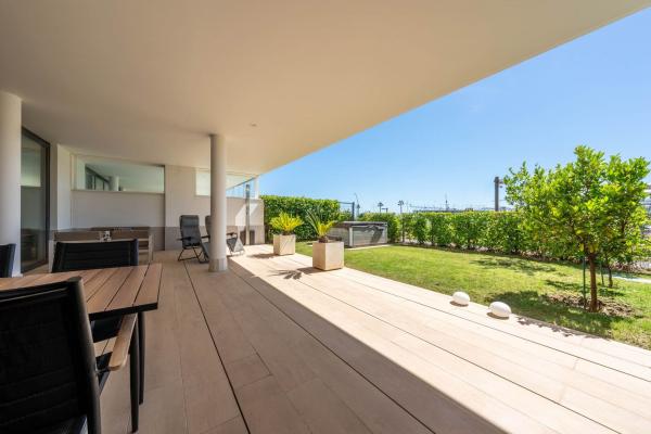 Продажа квартиры на Piso en Avenida 8 de Marzo, El Higuerón, Fuengirola, Фуэнхирола
photo 1