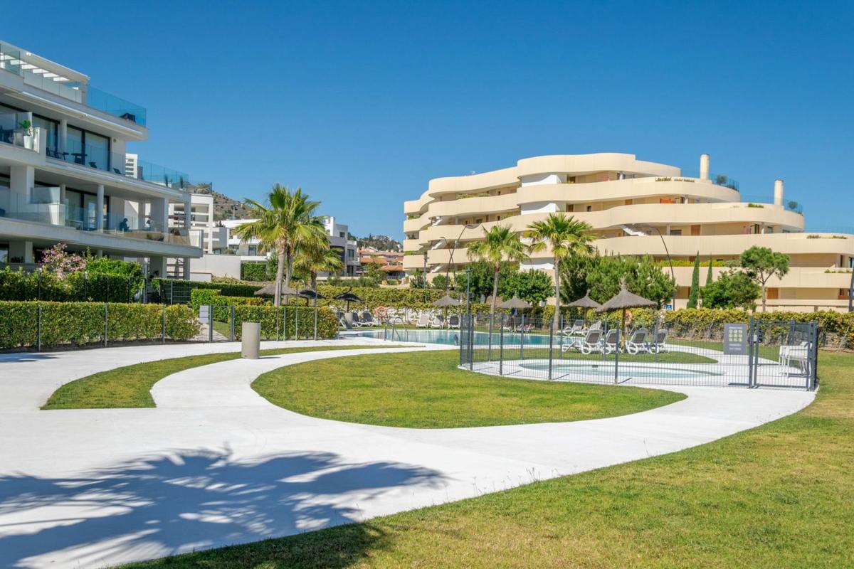 Venta de piso en Piso en Avenida 8 de Marzo, El Higuerón, Fuengirola, Fuengirola
 photo 3
