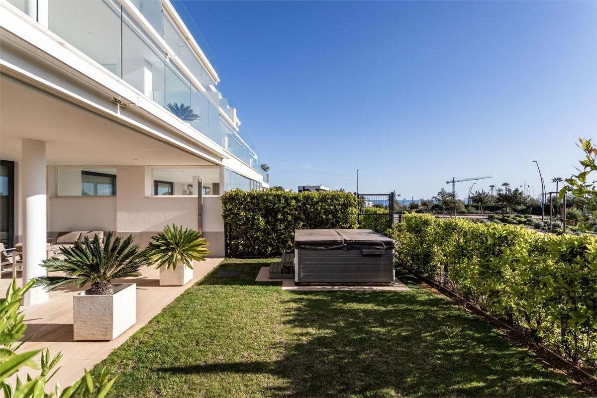 Продажа квартиры на Piso en Avenida 8 de Marzo, El Higuerón, Fuengirola, Фуэнхирола
photo 2