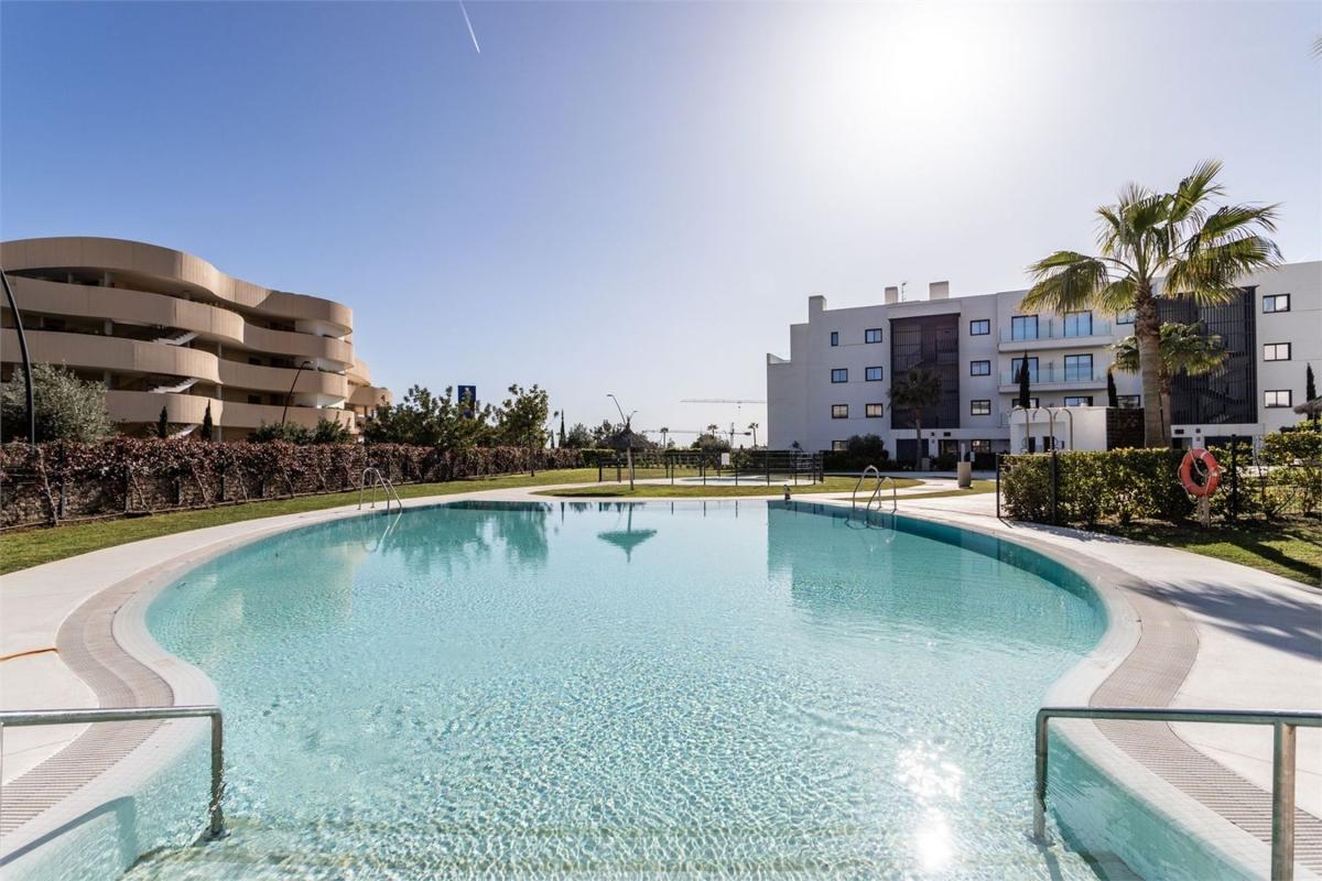 Продажа квартиры на Piso en Avenida 8 de Marzo, El Higuerón, Fuengirola, Фуэнхирола
photo 3