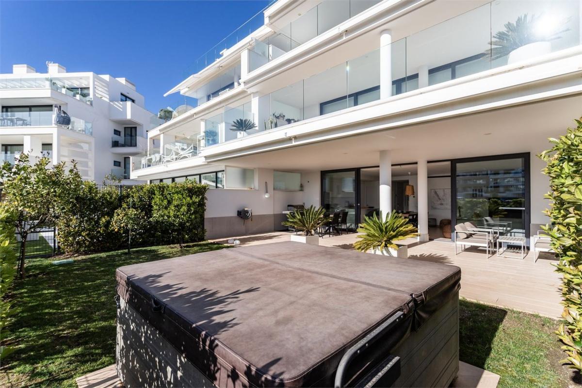 Продажа квартиры на Piso en Avenida 8 de Marzo, El Higuerón, Fuengirola, Фуэнхирола
photo 4
