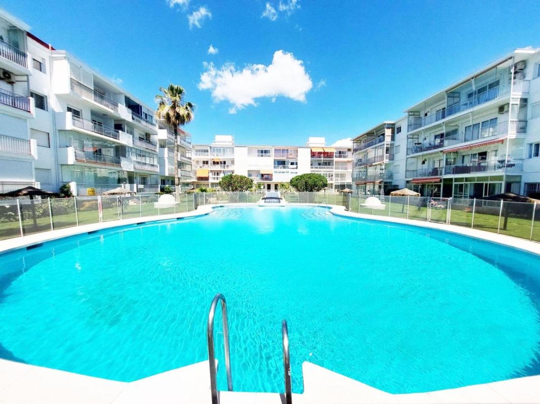 Venta de piso en Piso en Paseo Marítimo Rey de España, Playa de los Boliches, Fuengirola, Fuengirola
photo 3