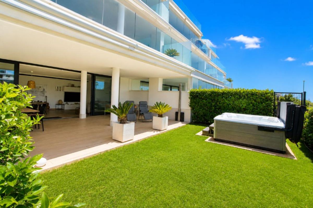 Продажа квартиры на Piso en 8 De Marzo, 1, El Higuerón, Fuengirola, Фуэнхирола
photo 1
