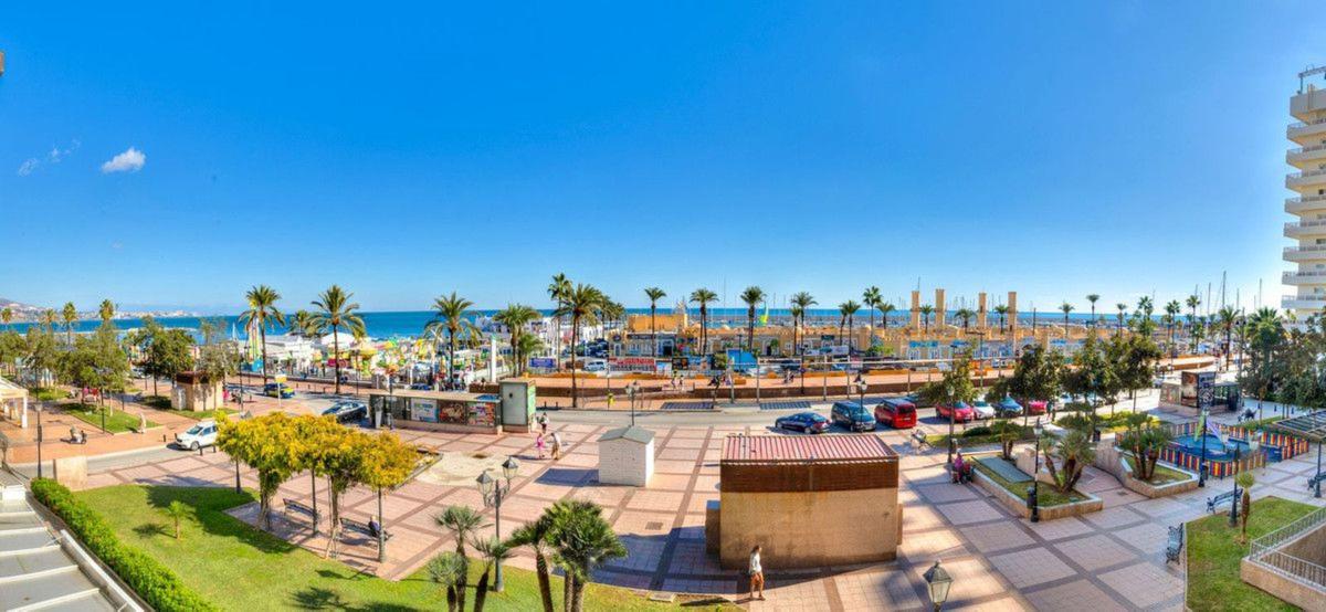 Venta de piso en Piso en Calle Hernán Cortés, Zona Puerto Deportivo, Fuengirola, Fuengirola
photo 1