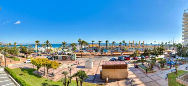 Venta de piso en Piso en Calle Hernán Cortés, Zona Puerto Deportivo, Fuengirola, Fuengirola
photo 1