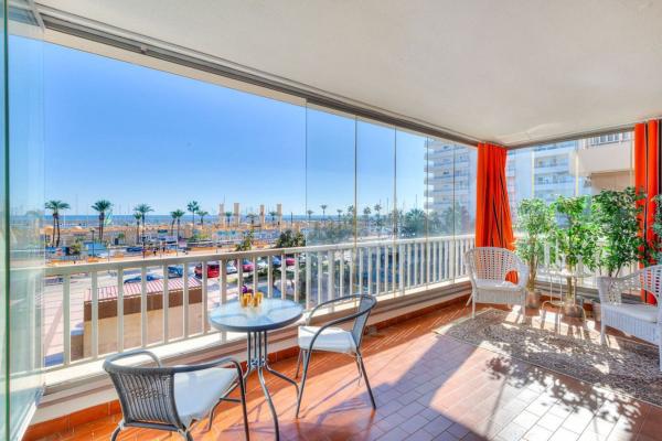 Venta de piso en Piso en Calle Hernán Cortés, Zona Puerto Deportivo, Fuengirola, Fuengirola
thumbnail 1