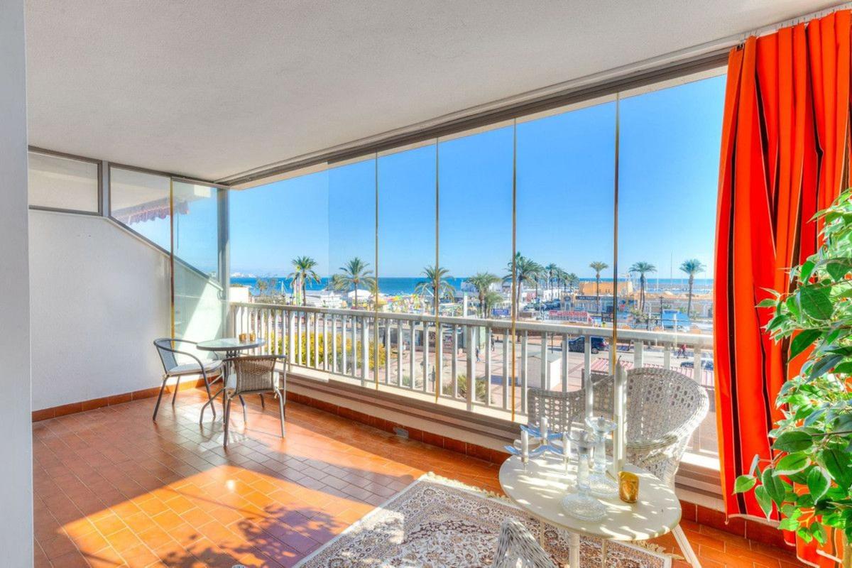 Venta de piso en Piso en Calle Hernán Cortés, Zona Puerto Deportivo, Fuengirola, Fuengirola
photo 3