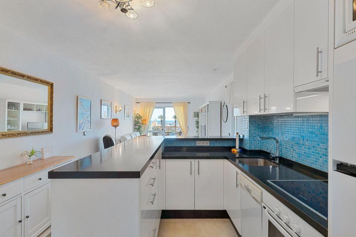 Venta de piso en Piso en Calle Hernán Cortés, Zona Puerto Deportivo, Fuengirola, Fuengirola
photo 4