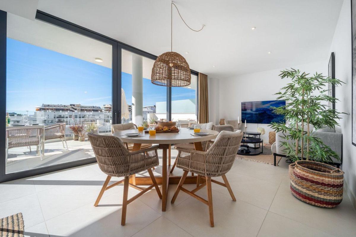 Venta de piso en Piso en Calle Leticia, El Higuerón, Fuengirola, Fuengirola
photo 1