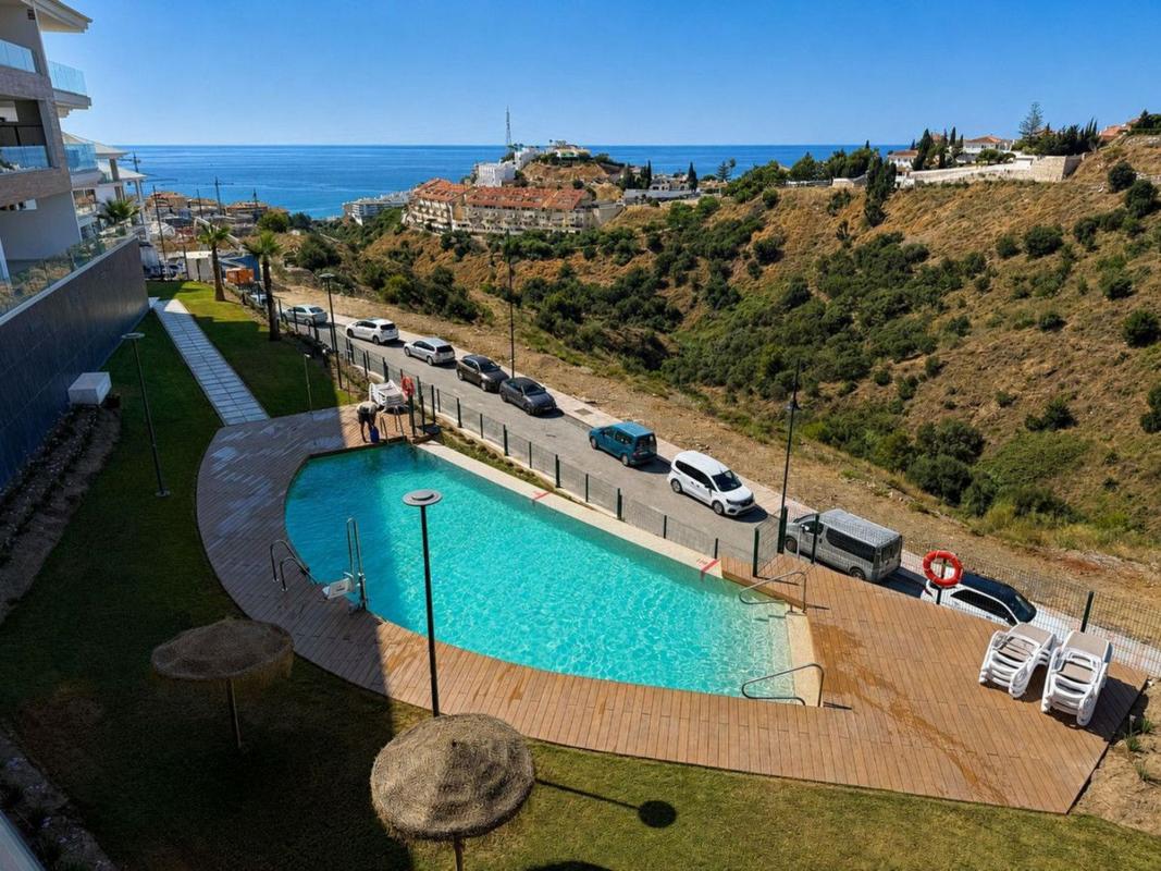 Продажа квартиры на Piso en Calle Canarios, El Higuerón, Fuengirola, Фуэнхирола
photo 1
