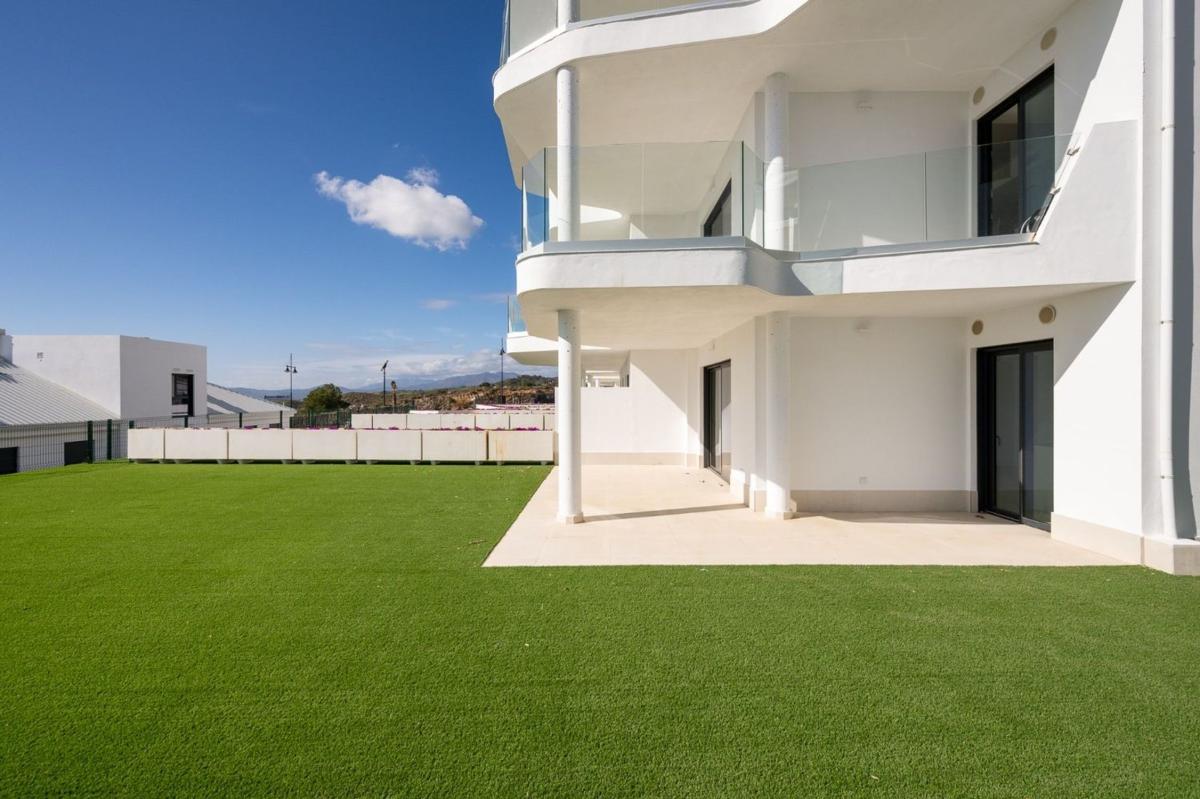 Sprzedaż mieszkania w Piso en Avenida Fuengirola, 10, El Higuerón, Fuengirola, Fuengirola
photo 1