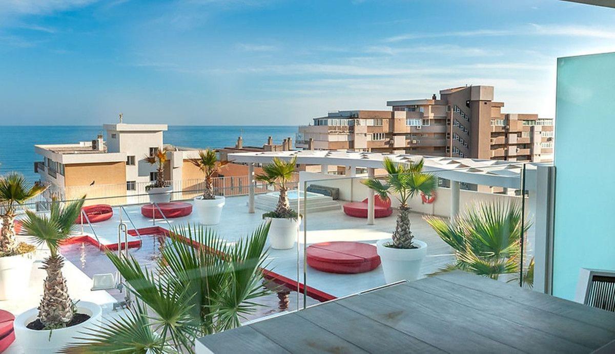 Продажа квартиры на Piso en Avenida Carvajal, Las Gaviotas, Fuengirola, Фуэнхирола
photo 1