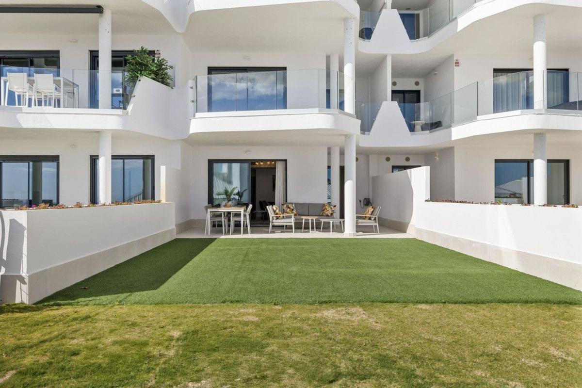 Venta de piso en Piso en Calle Golondrinas, El Higuerón, Fuengirola, Fuengirola
 photo 2