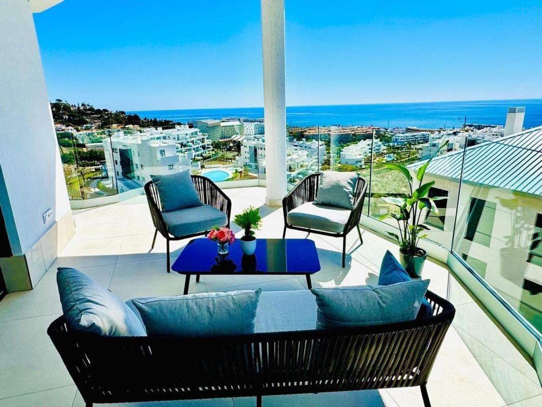 Venta de piso en Piso en Avenida 8 de Marzo, El Higuerón, Fuengirola, Fuengirola
 photo 2