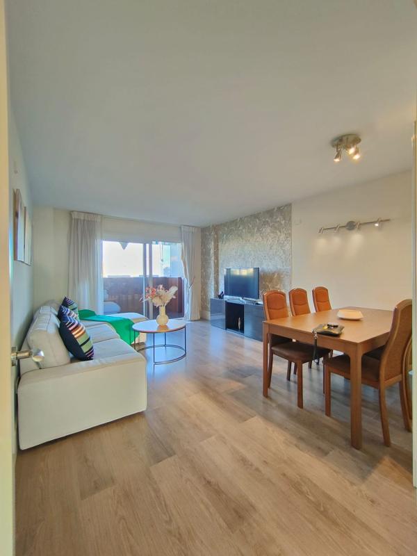 Продажа квартиры на Piso en Avenida Santa Amalia, Zona Sohail, Fuengirola, Фуэнхирола
photo 1