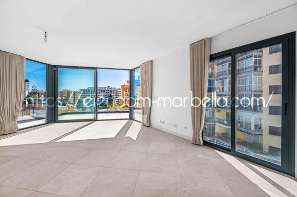 Venta de piso en Piso en Calle República Argentina, Zona Puerto Deportivo, Fuengirola, Fuengirola
 photo 4