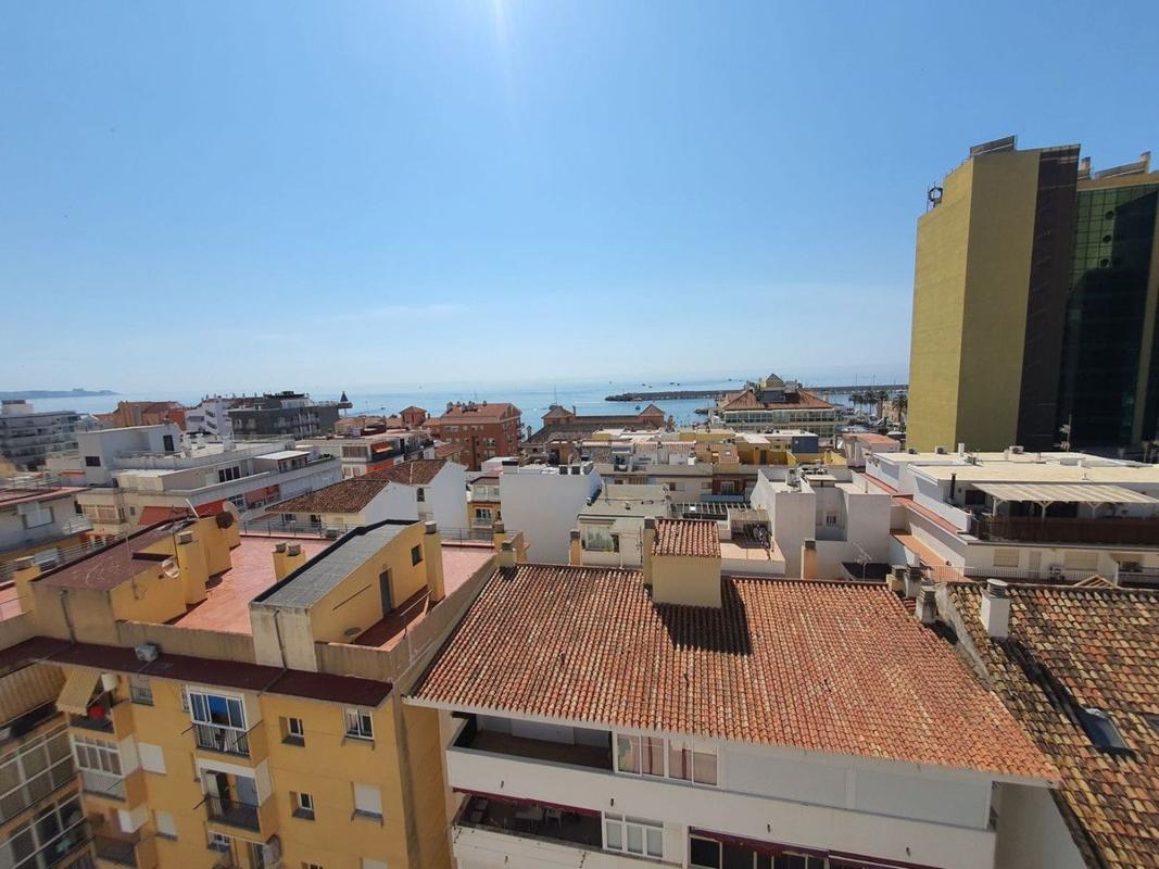 Penthouse sale in Ático en Avenida Ramón y Cajal, 38, Zona Puerto Deportivo, Fuengirola, Fuengirola photo 1