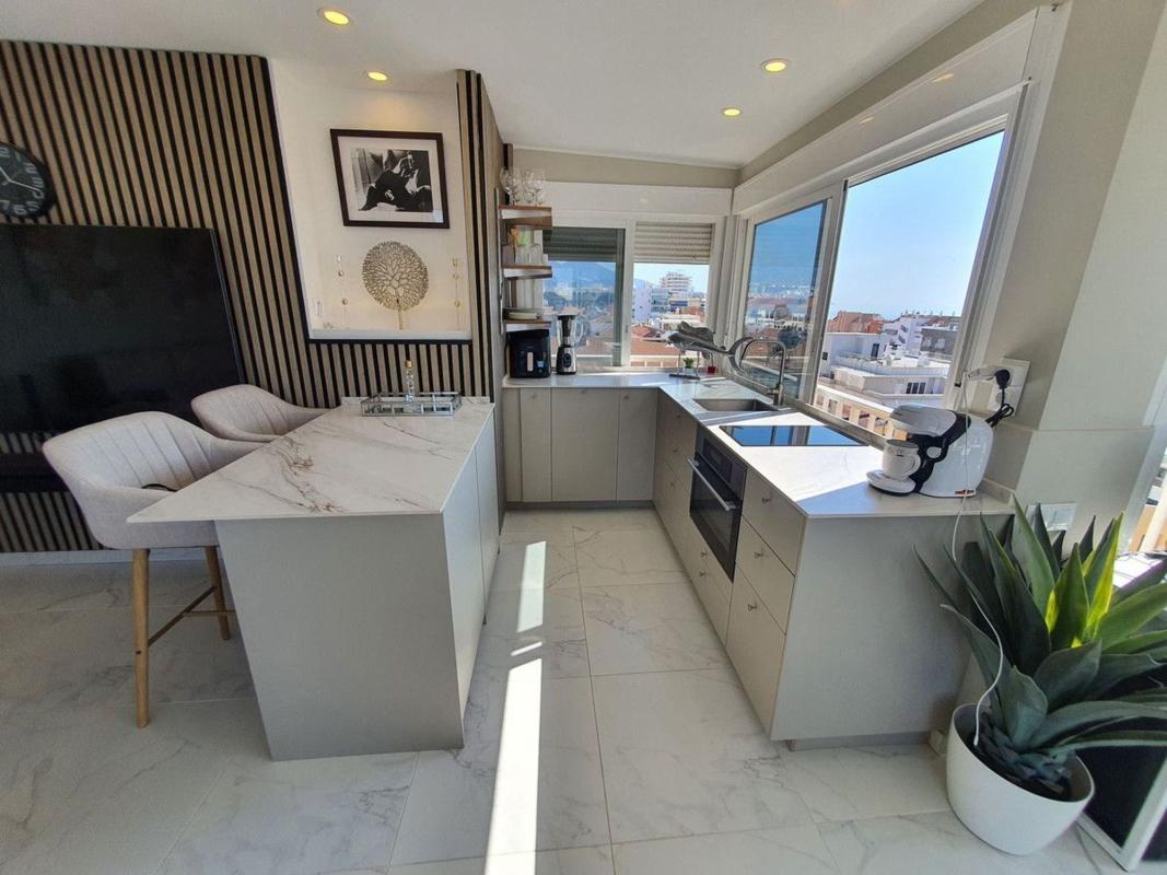 Penthouse sale in Ático en Avenida Ramón y Cajal, 38, Zona Puerto Deportivo, Fuengirola, Fuengirola photo 2