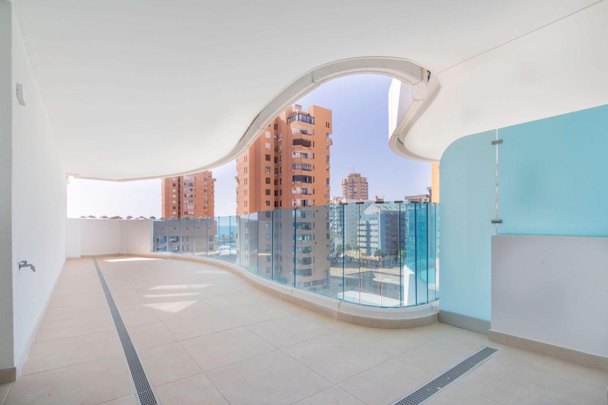 Venta de piso en Piso en Zona Puerto Deportivo, Fuengirola, Fuengirola
photo 1