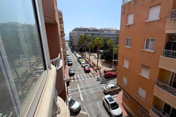Venta de piso en Piso en Calle Capitán García Gea, 9, Playa del Cura, Torrevieja, Torrevieja
 photo 2