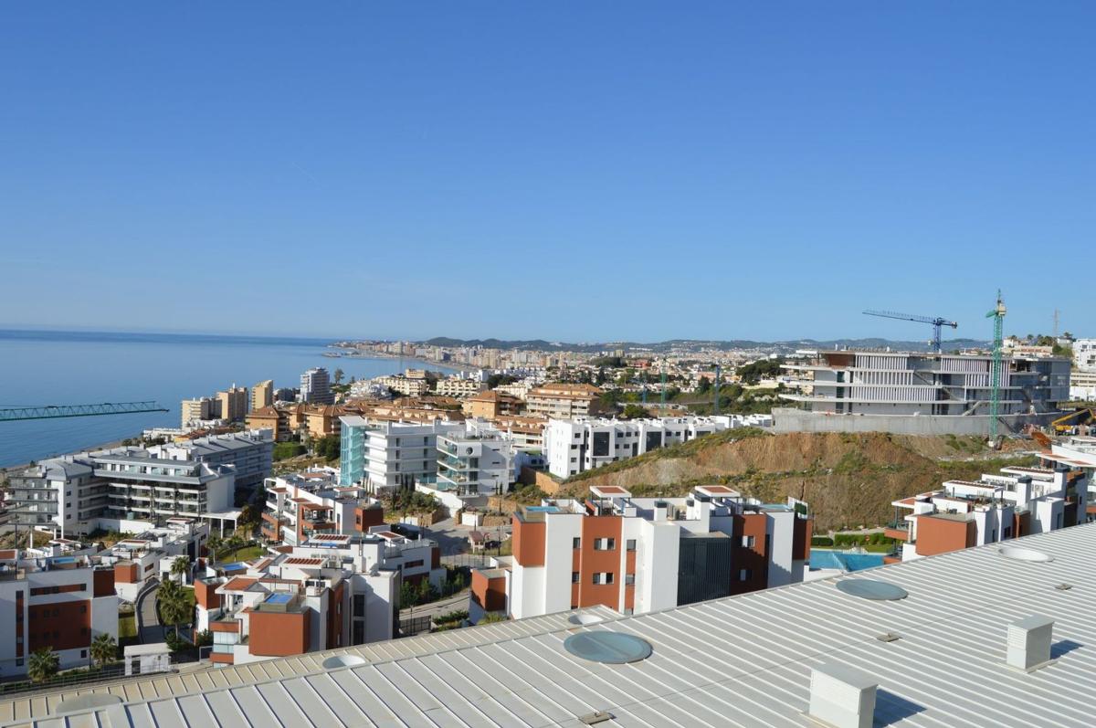 Venta de piso en Piso en Calle Alba, 2, El Higuerón, Fuengirola, Fuengirola
photo 1