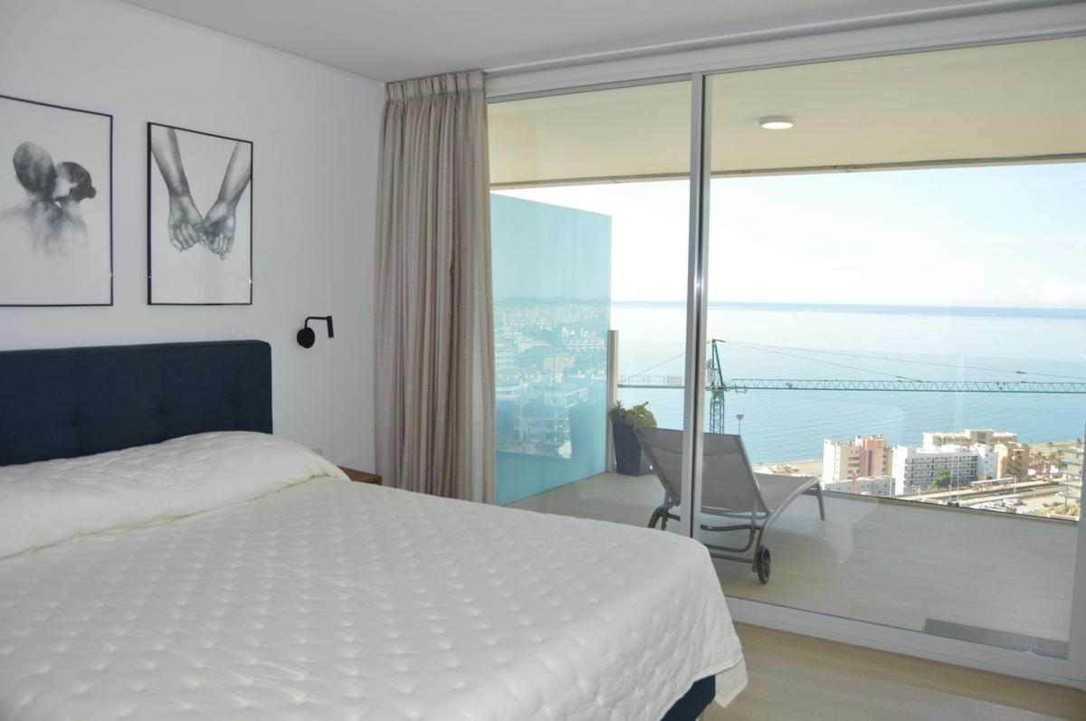 Venta de piso en Piso en Calle Alba, 2, El Higuerón, Fuengirola, Fuengirola
photo 2