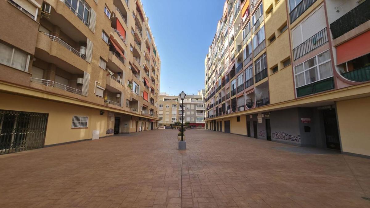 Venta de piso en Piso en Calle la Loma, Avenida Habaneras - Curva de Palangre, Torrevieja, Torrevieja
photo 1