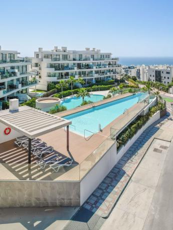 Дуплекс на продажу в Dúplex en Avenida Fuengirola, El Higuerón, Fuengirola, Фуэнхирола photo 1