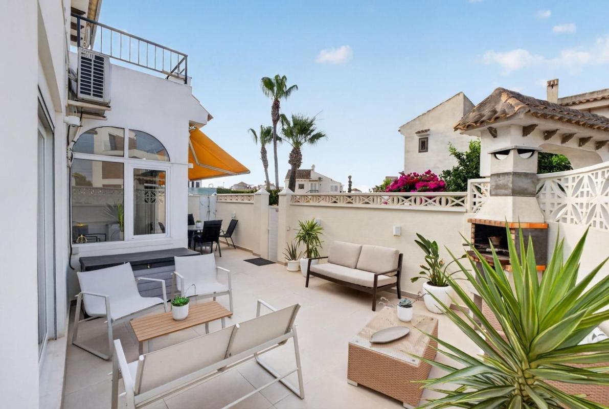 Venta de piso en Piso en Aguas Nuevas, Torrevieja, Torrevieja
photo 1