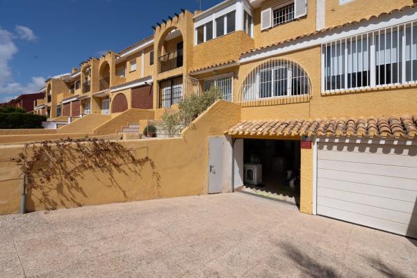 Chalet adosado en Avenida del Cabo, Cabo Roig, Orihuela photo 2