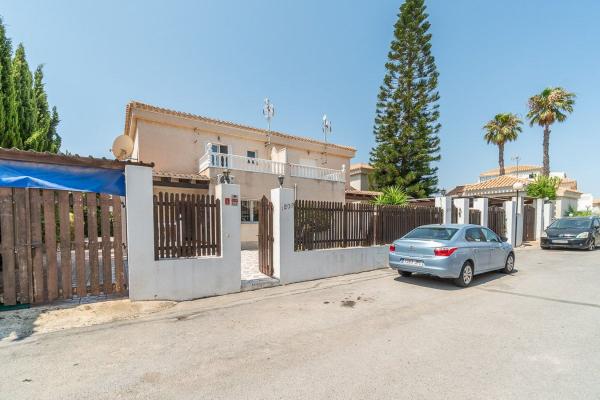 Chalet pareado en Calle Nicolás de Bussi, Playa Flamenca, Orihuela photo 2