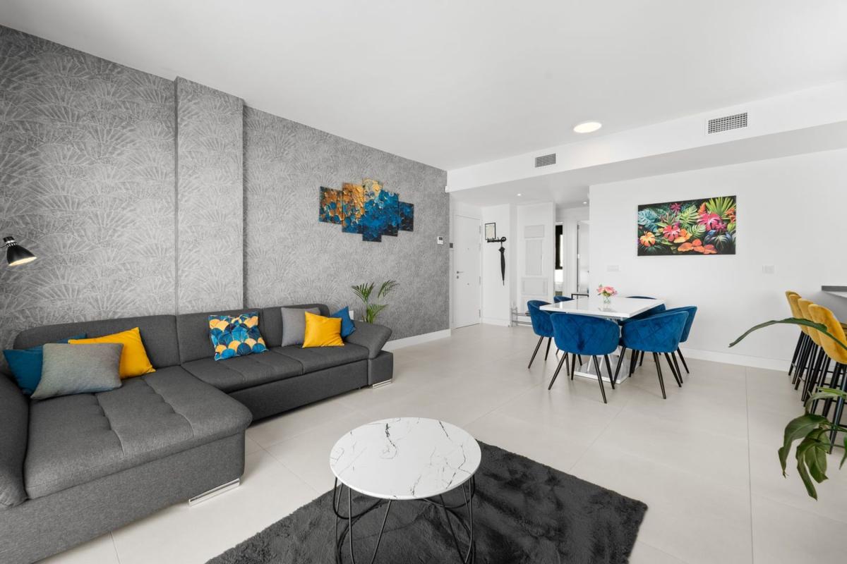 Venta de piso en Piso en Avenida Fuengirola, El Higuerón, Fuengirola, Fuengirola
 photo 3
