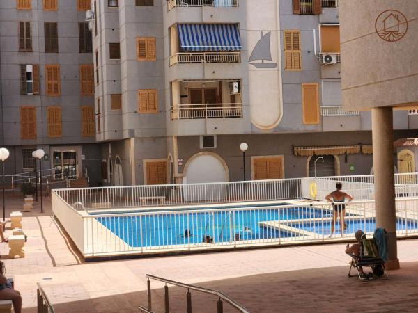 Venta de piso en Piso en Calle Valencia, 16, El Acequión, Torrevieja, Torrevieja
 photo 1