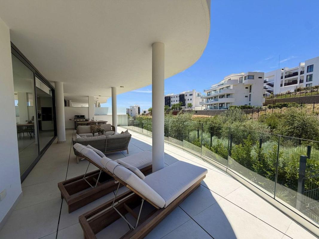 Продажа квартиры на Piso en Calle Leticia, El Higuerón, Fuengirola, Фуэнхирола
photo 1