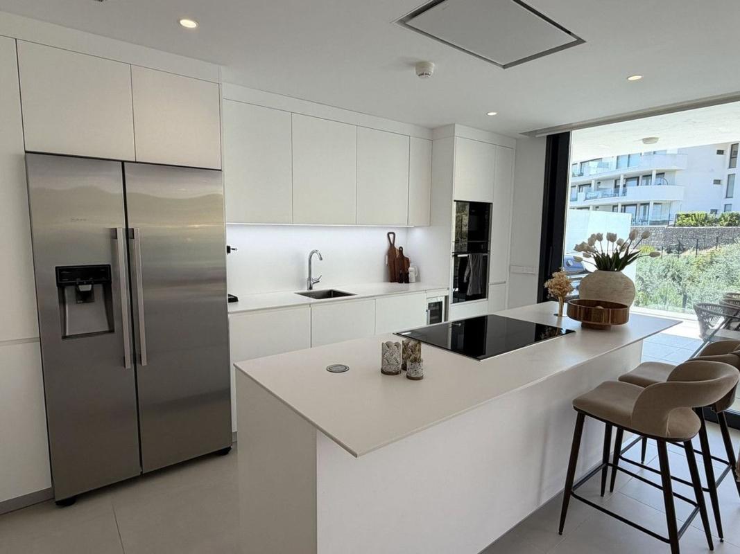 Продажа квартиры на Piso en Calle Leticia, El Higuerón, Fuengirola, Фуэнхирола
photo 3