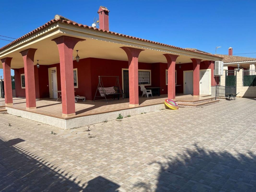 Propiedades en venta y alquiler en España photo 1