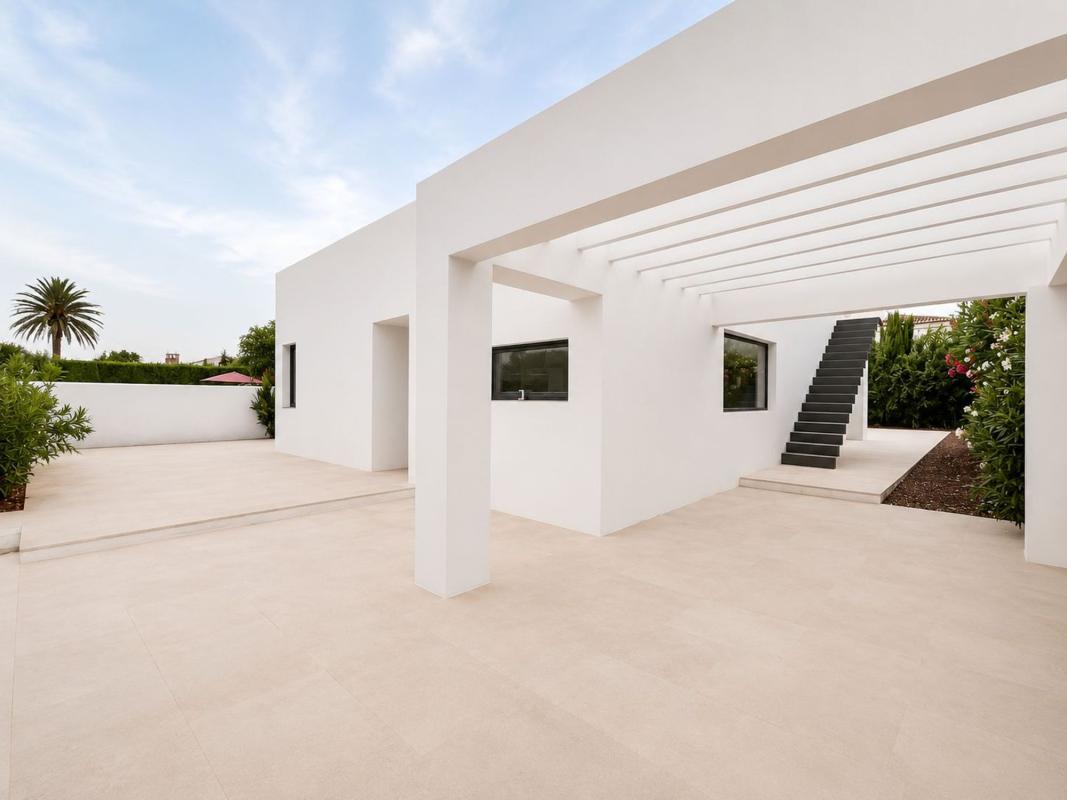 Properties for sale and rent in Spain photo 2