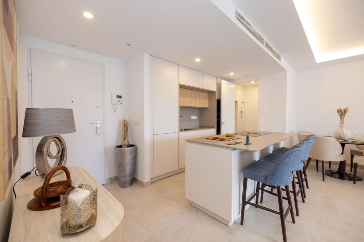 Sprzedaż mieszkania w Piso en Avenida Santa Amalia, 17, Zona Sohail, Fuengirola, Fuengirola
photo 1