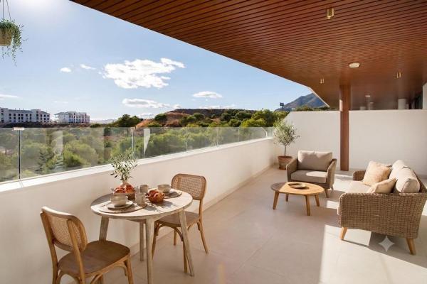 Venta de piso en Piso en Avenida 8 de Marzo, El Higuerón, Fuengirola, Fuengirola
photo 1