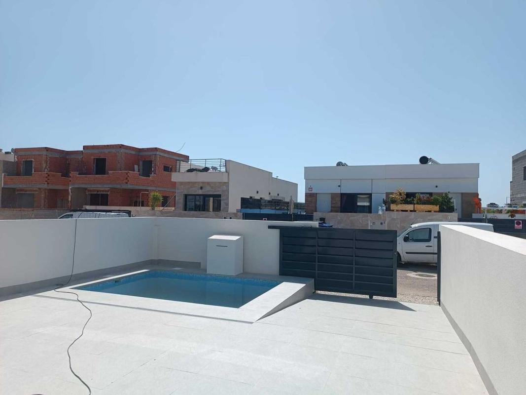 Properties for sale and rent in Spain photo 3
