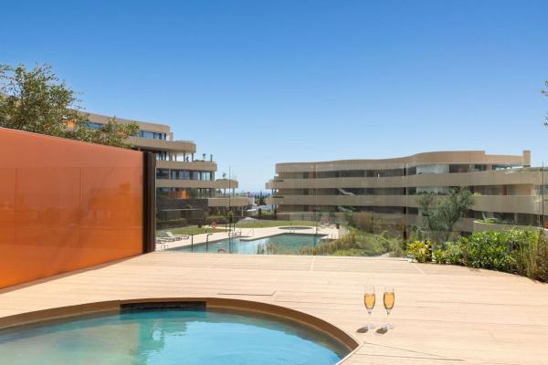 Venta de piso en Piso en Avenida 8 de Marzo, El Higuerón, Fuengirola, Fuengirola
photo 1