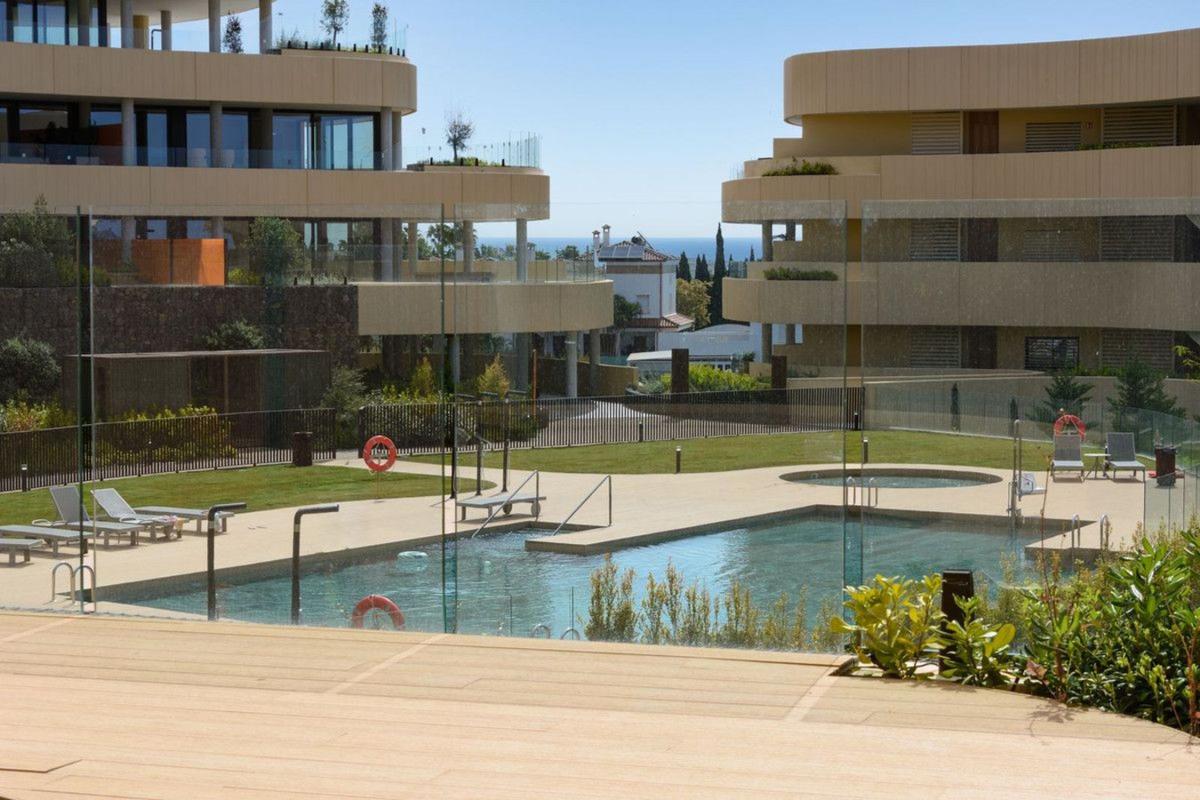 Venta de piso en Piso en Avenida 8 de Marzo, El Higuerón, Fuengirola, Fuengirola
 photo 2