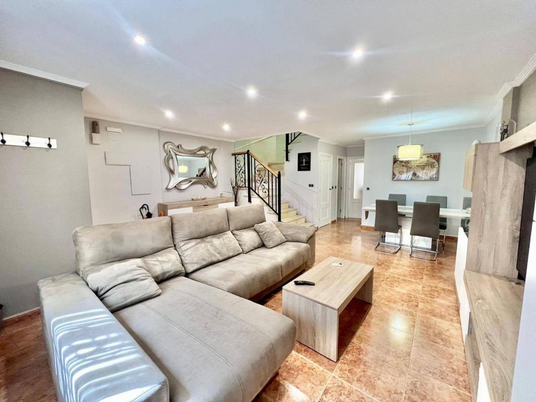 Недвижимость на продажу и в аренду в Испании photo 1