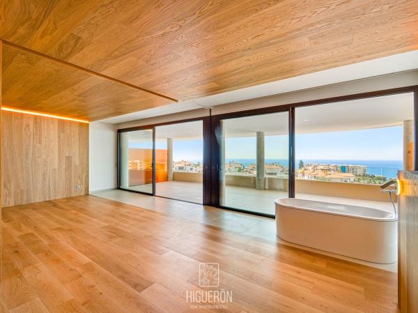 Venta de piso en Piso en Avenida 8 de Marzo, 33, El Higuerón, Fuengirola, Fuengirola
photo 1