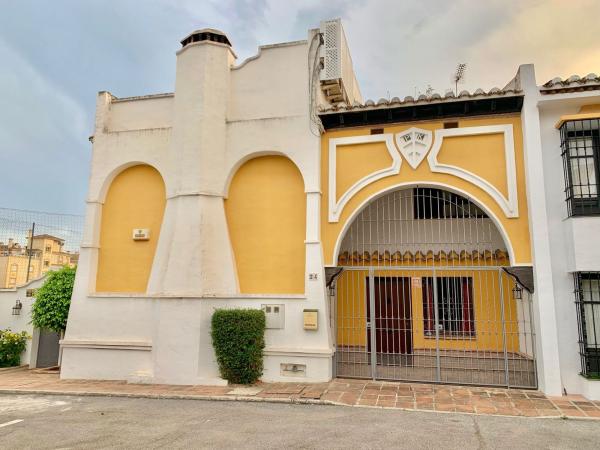 Chalet adosado en Calle Puebla Lucia, 24, Centro Ciudad, Fuengirola thumbnail 1