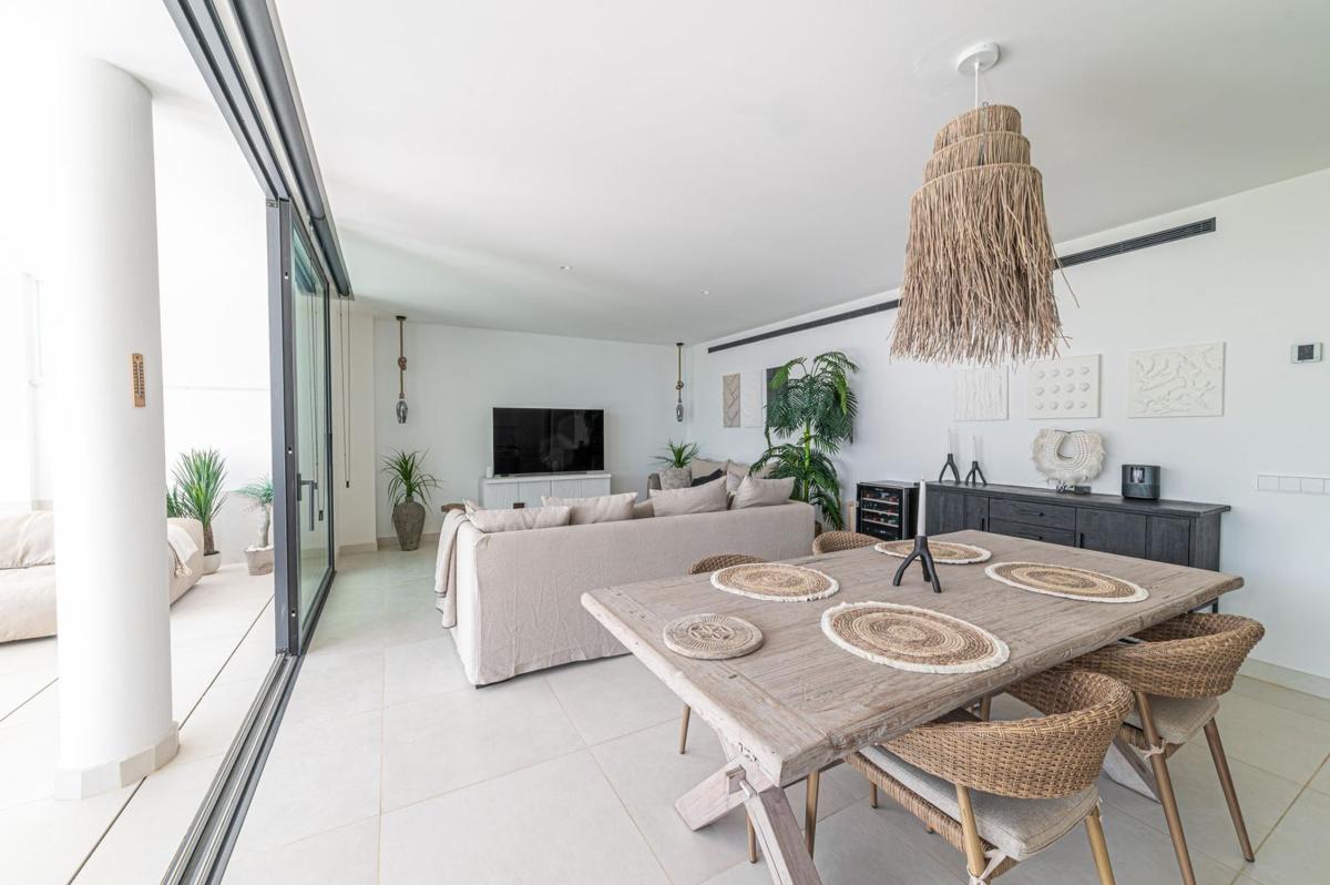 Venta de piso en Piso en CL Paula, El Higuerón, Fuengirola, Fuengirola
photo 1