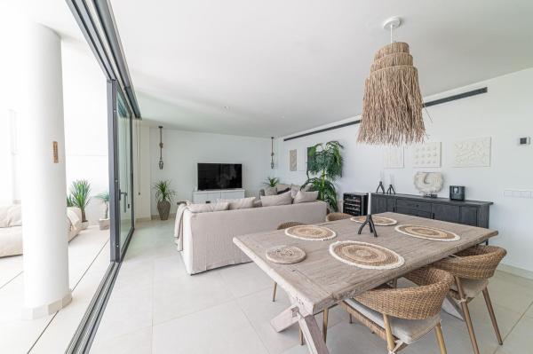 Venta de piso en Piso en CL Paula, El Higuerón, Fuengirola, Fuengirola
photo 1