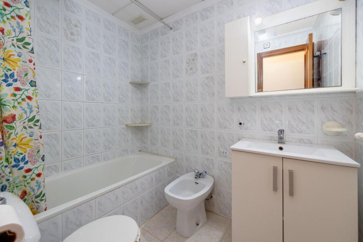 Sprzedaż mieszkania w Piso en Calle Rafal, 23, El Acequión, Torrevieja, Torrevieja
photo 5