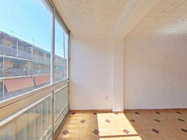 Venta de piso en Piso en Calle Inmaculada del Pla, Plà del Bon Repòs-La Goteta, Alicante / Alacant, Alicante / Alacant
thumbnail 2